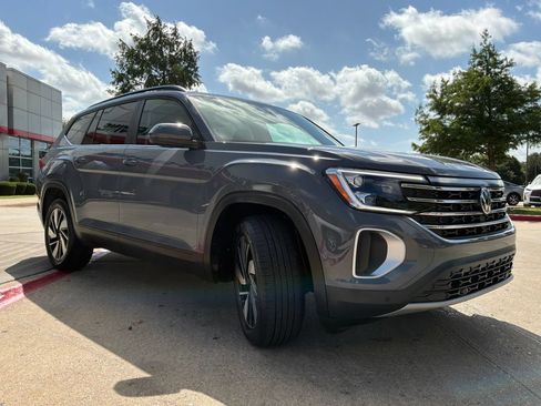Used 2026 Volkswagen Atlas SE AWD/4WD image 4