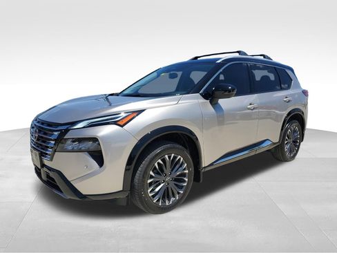 Used 2026 Nissan Rogue Platinum w/ Platinum Premium Package AWD/4WD image 1