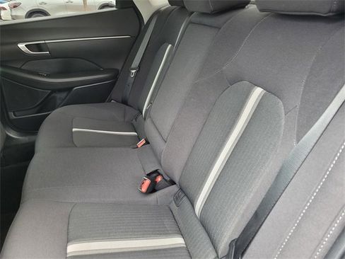 Used 2022 Hyundai Sonata SEL w/ Preferred Accessory Package image 15