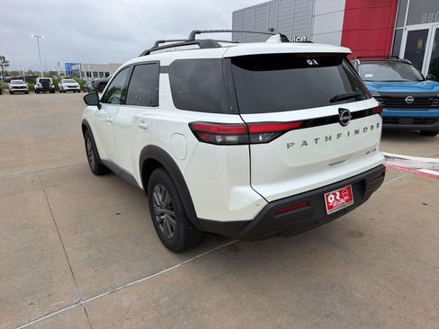 Used 2023 Nissan Pathfinder SV AWD/4WD image 3