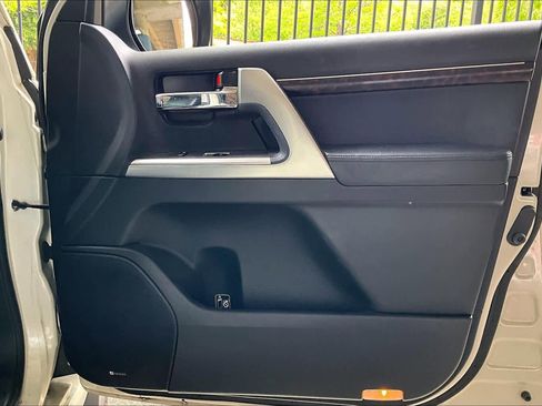 Used 2015 Toyota Land Cruiser AWD/4WD image 22