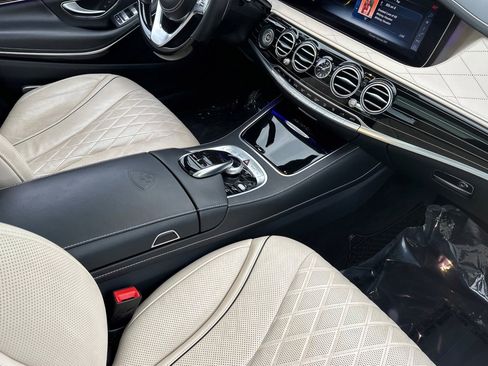 Used 2018 Mercedes-Benz Maybach S 650 image 32
