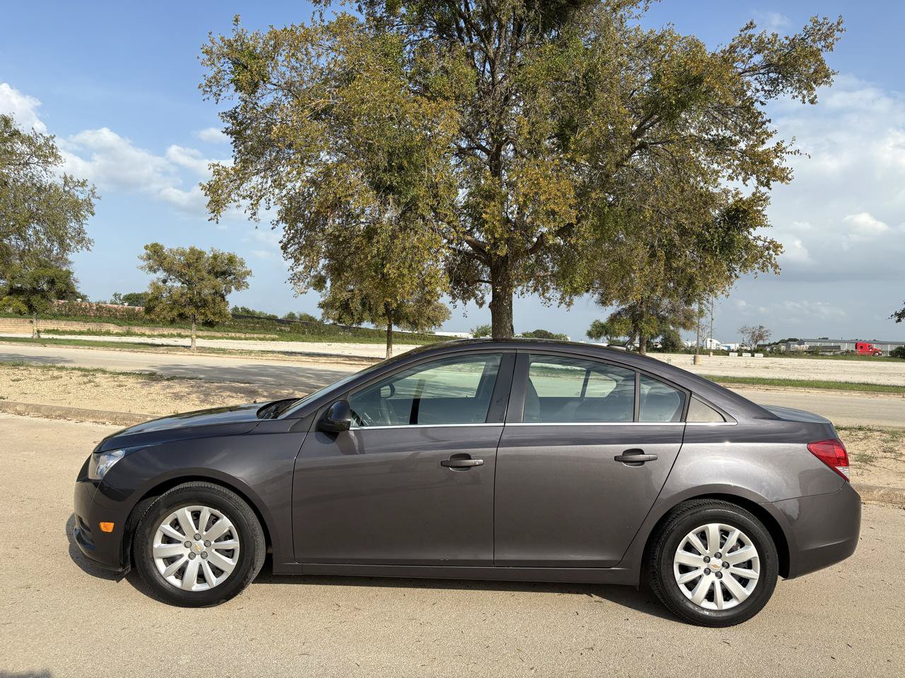 Used 2011 Chevrolet Cruze LT FWD image 17