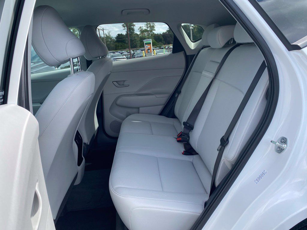 Certified 2024 Hyundai Kona SEL AWD/4WD image 12