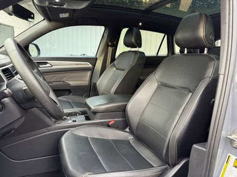 Used 2022 Volkswagen Atlas Cross Sport SE w/ Panoramic Sunroof Package image 8