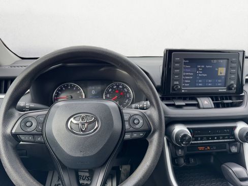 Used 2022 Toyota RAV4 XLE AWD/4WD image 3