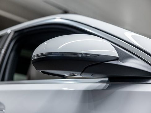 Used 2025 Mercedes-Benz C 300 4MATIC Sedan image 11