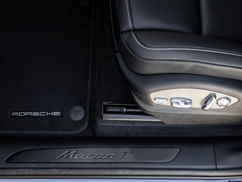 New 2026 Porsche Macan Turbo image 21