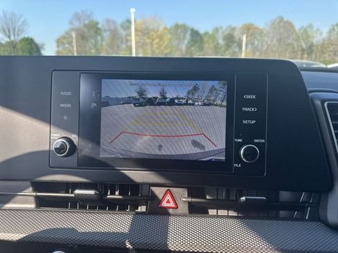 Used 2025 Kia Sportage LX FWD image 24