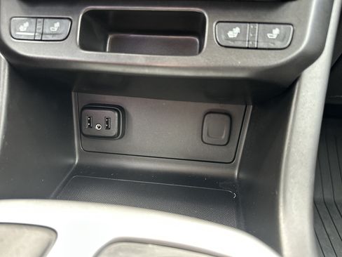 Used 2022 Chevrolet Colorado ZR2 AWD/4WD image 14