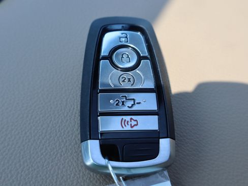 New 2025 Ford F350 Lariat w/ Lariat Ultimate Package image 37