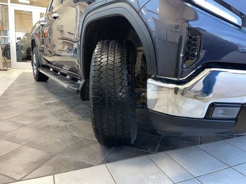 Used 2025 GMC Sierra 1500 SLT w/ SLT Premium Package image 18