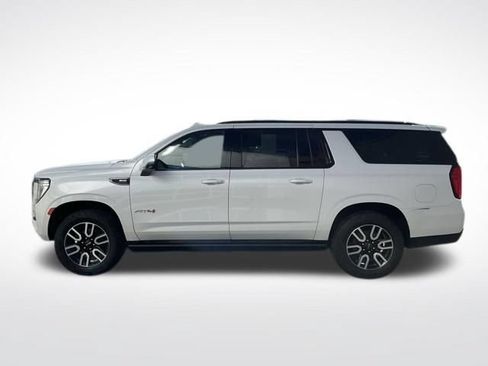 Used 2023 GMC Yukon XL AT4 w/ AT4 Premium Plus Package AWD/4WD image 4