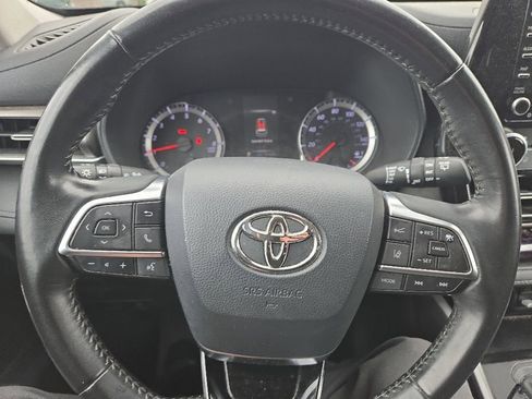 Used 2020 Toyota Highlander LE AWD/4WD image 7