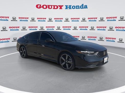 Used 2024 Honda Accord Sport image 2