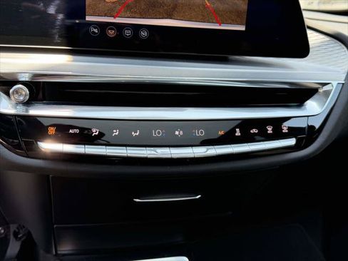 Used 2025 Cadillac Lyriq Luxury AWD/4WD image 33