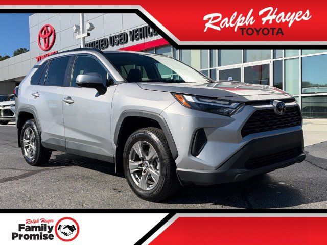 Used 2024 Toyota RAV4 XLE w/ Convenience Package FWD image 1