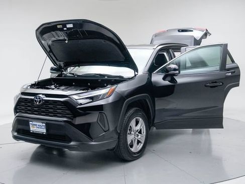 Used 2025 Toyota RAV4 XLE AWD/4WD image 18