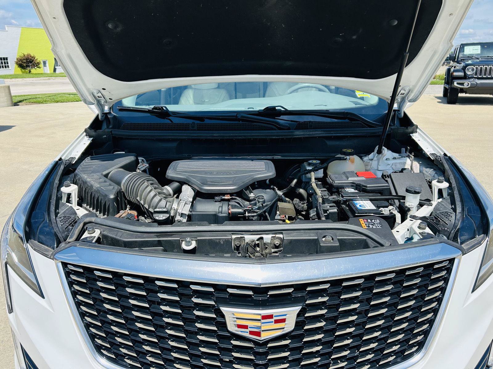 Used 2020 Cadillac XT5 Premium Luxury w/ LPO, Floor Liner Package FWD image 43