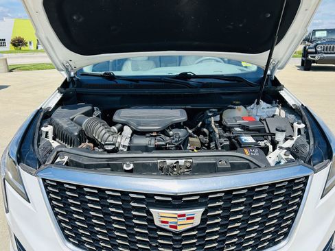 Used 2020 Cadillac XT5 Premium Luxury w/ LPO, Floor Liner Package FWD image 43