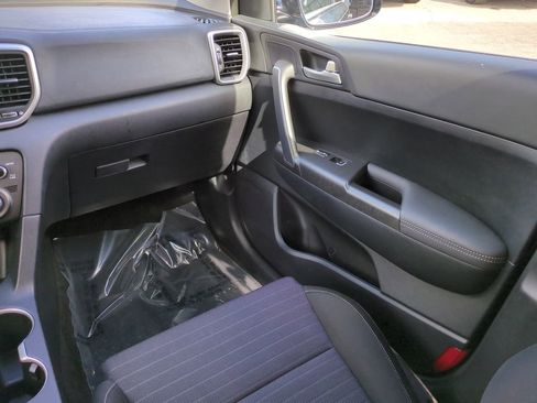 Certified 2022 Kia Sportage LX w/ LX FWD Value Edition Package image 17