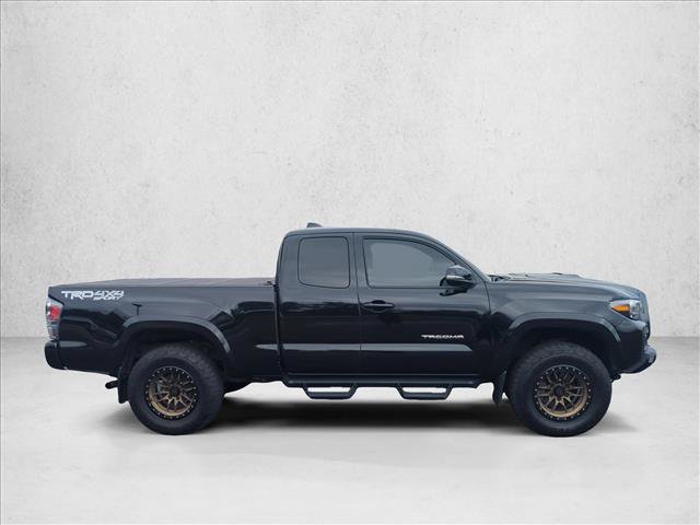 Used 2022 Toyota Tacoma TRD Sport w/ TRD Premium Sport Package AWD/4WD image 4