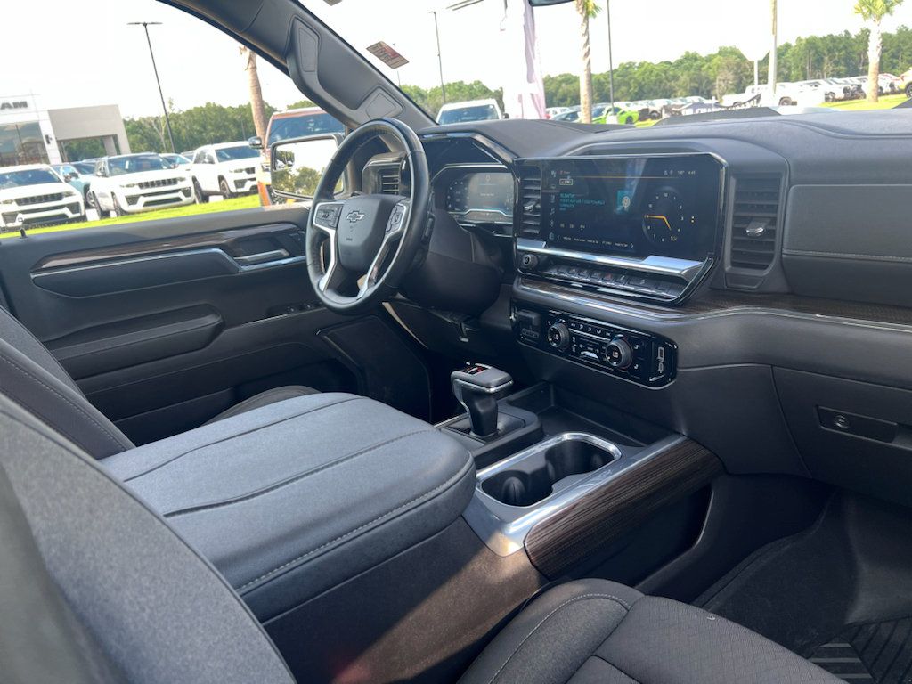 Used 2024 Chevrolet Silverado 1500 LT Trail Boss w/ Protection Package AWD/4WD image 14