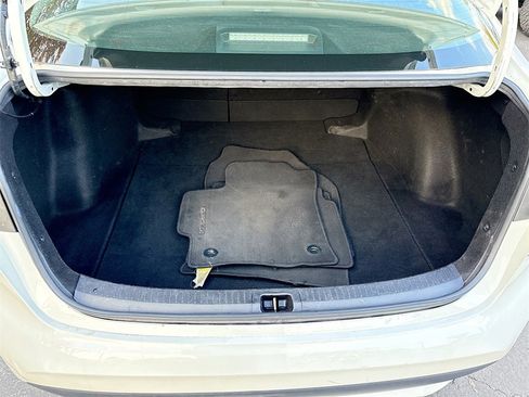 Used 2021 Toyota Corolla LE image 24