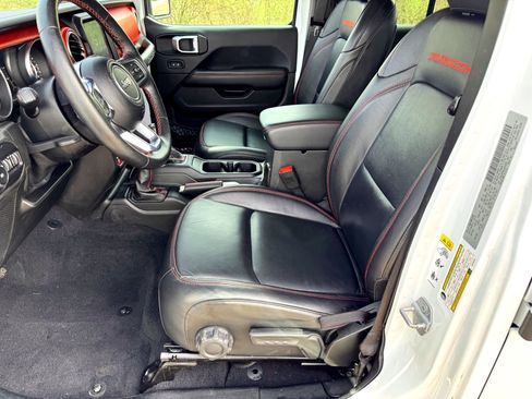 Used 2018 Jeep Wrangler Unlimited Rubicon image 13