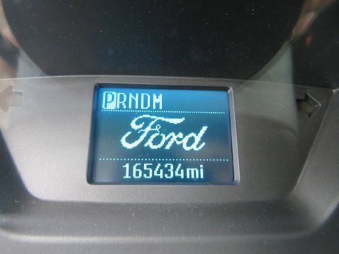 Used 2017 Ford Transit 250 130 Medium Roof RWD image 23