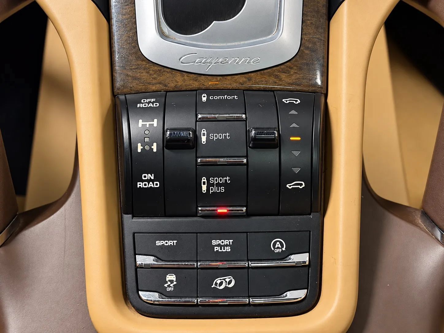 Used 2016 Porsche Cayenne Turbo AWD/4WD image 54
