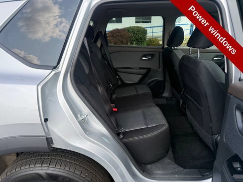 Used 2023 Nissan Rogue SV AWD/4WD image 35