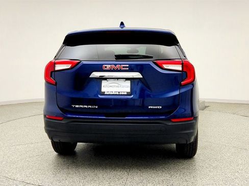 Used 2022 GMC Terrain SLE AWD/4WD image 6