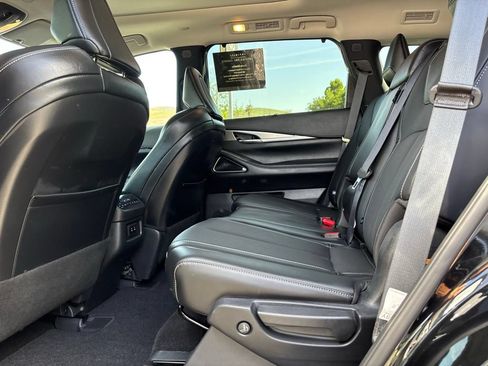 Certified 2026 INFINITI QX60 Luxe w/ Cargo Package FWD image 23