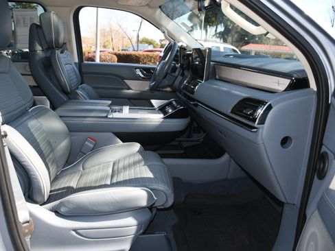 Used 2024 Lincoln Navigator Black Label image 24