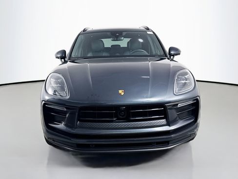 Used 2024 Porsche Macan image 2