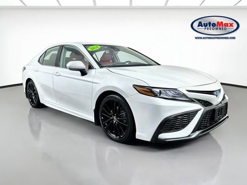 Used 2024 Toyota Camry XSE w/ Navigation Package FWD image 1