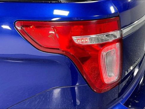 Used 2013 Ford Explorer Limited image 24