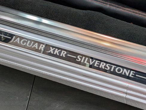 Used 2001 Jaguar XKR Convertible image 22