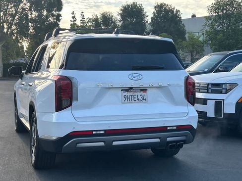 Used 2024 Hyundai Palisade SEL FWD image 2