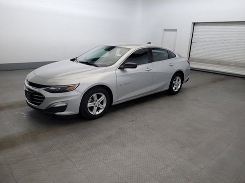 Used 2020 Chevrolet Malibu LS FWD image 2