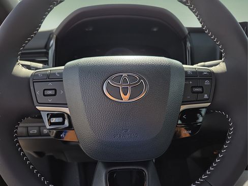 Used 2026 Toyota Camry SE w/ Convenience Package FWD image 25
