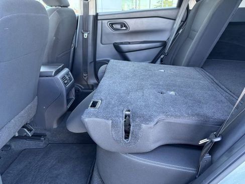 Used 2024 Nissan Rogue S image 26