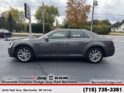 Used 2018 Chrysler 300 Limited w/ Safetytec Plus Group image 5