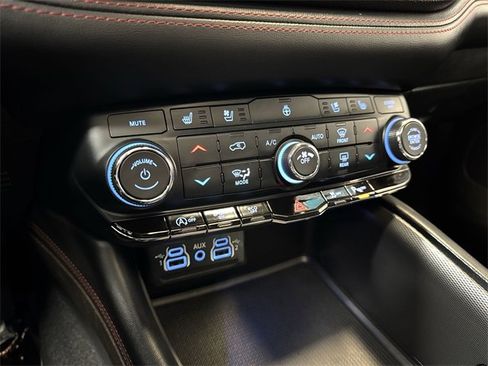 Used 2024 Dodge Durango GT image 22