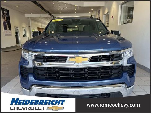 Used 2024 Chevrolet Silverado 1500 LT AWD/4WD image 38