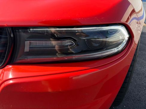 Used 2019 Dodge Charger SXT RWD image 9