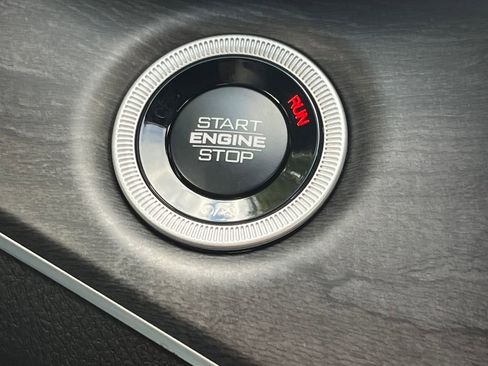 New 2025 Jeep Grand Cherokee Limited w/ Black Appearance Package image 5