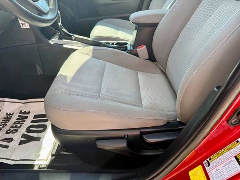 Used 2016 Toyota Corolla LE FWD image 29