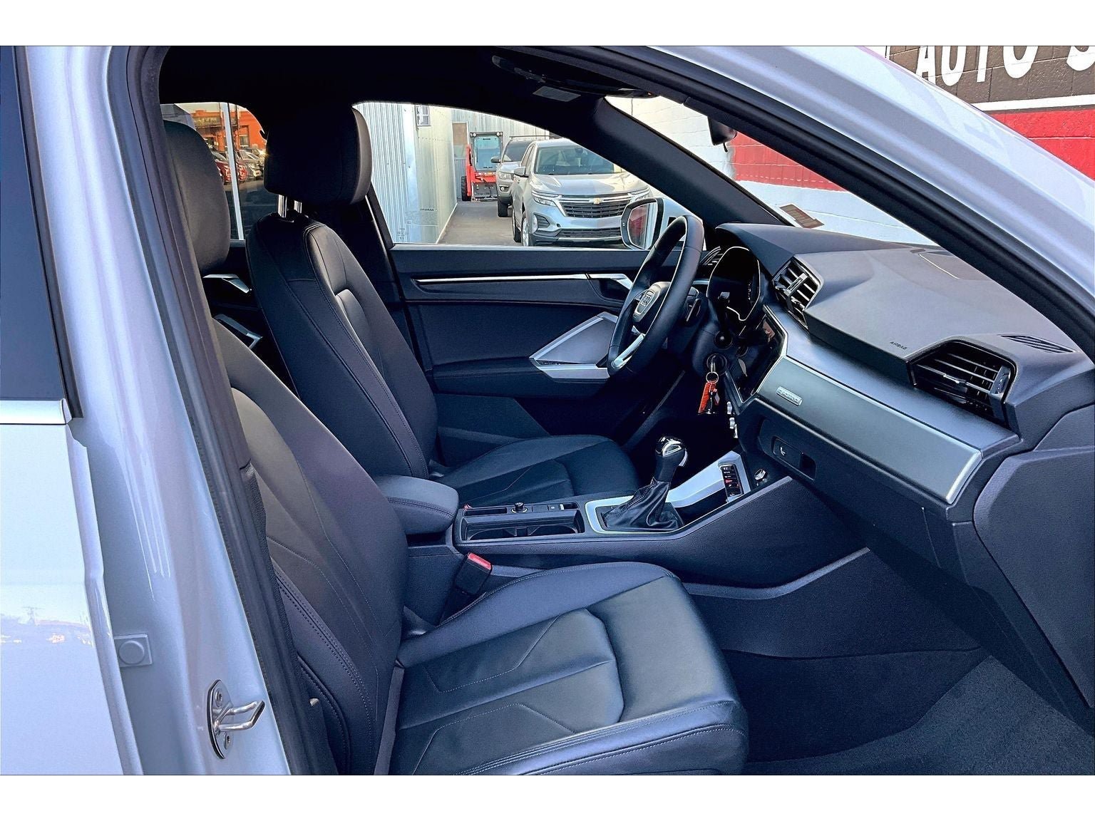 Used 2025 Audi Q3 2.0T Premium AWD/4WD image 8